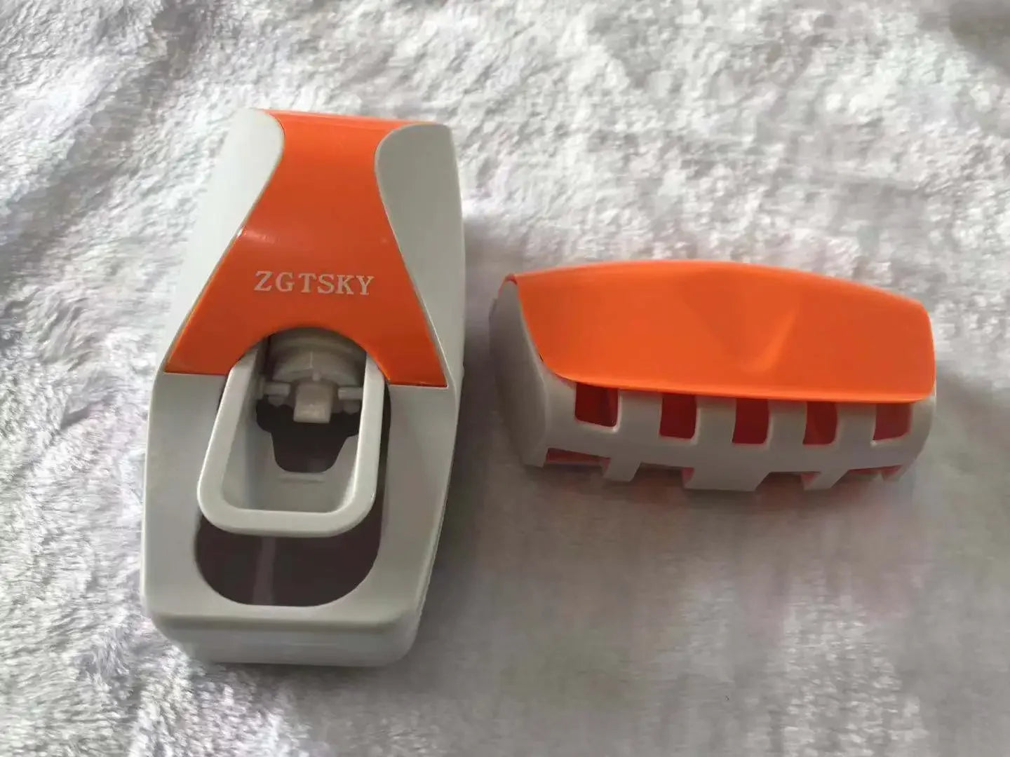 Automatyczny dozownik pasty do zębów