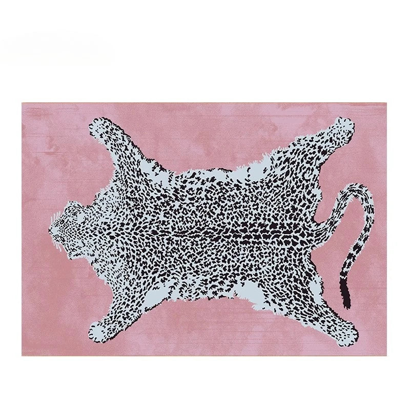 Amerykański retro dywan w zielono‑różowy wzór panterki